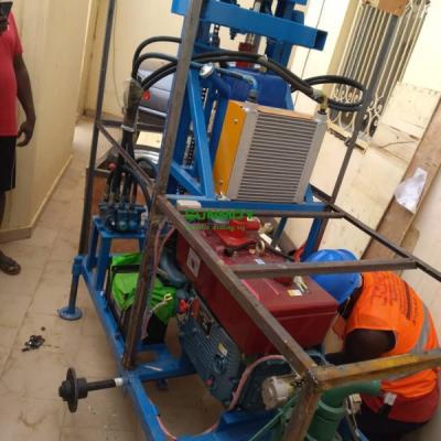 Machine de forage de puits d'eau HF260D au Malawi