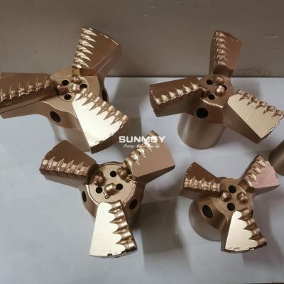 SUNMOY utilise les meilleurs matériaux pour fabriquer des forets PDC de haute qualité, qui ne sont certainement pas comparables aux produits bon marché du marché.