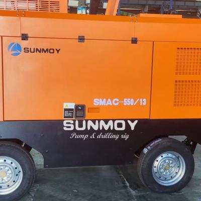 Le compresseur d'air SUNMOY de 13 bars est arrivé au Gabon pour être utilisé dans le forage hydraulique.